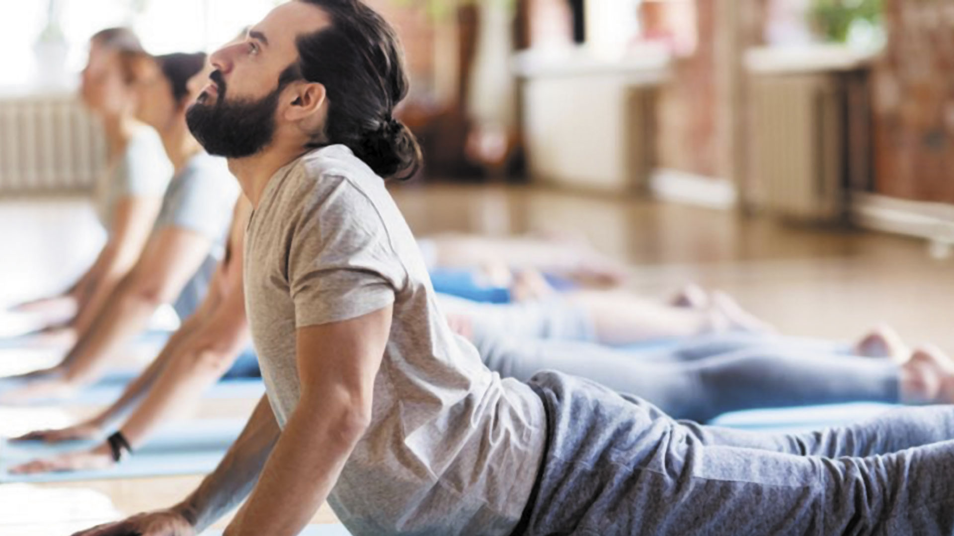 Tarek William Saab - yoga para hombres